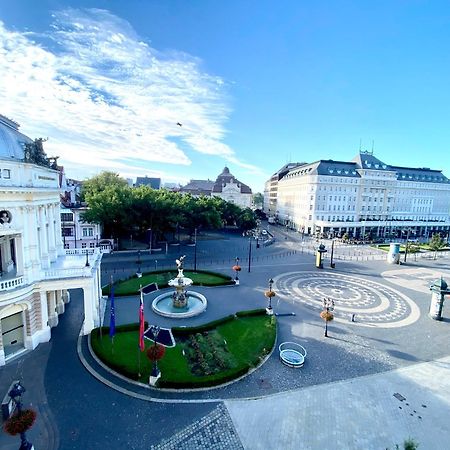 Modern Apartment In Historic City Center Old Town Братислава Екстер'єр фото