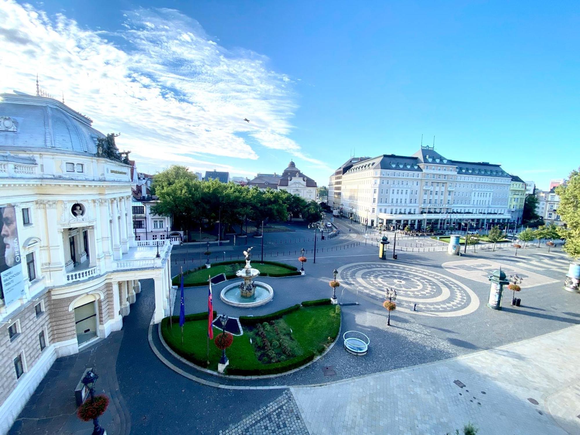 Modern Apartment In Historic City Center Old Town Братислава Екстер'єр фото