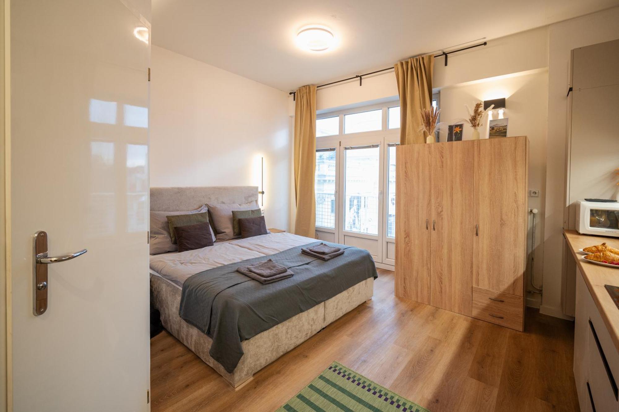 Modern Apartment In Historic City Center Old Town Братислава Екстер'єр фото